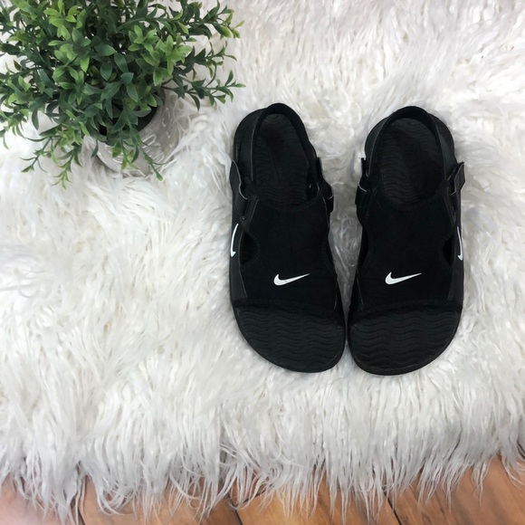 nike play sandals